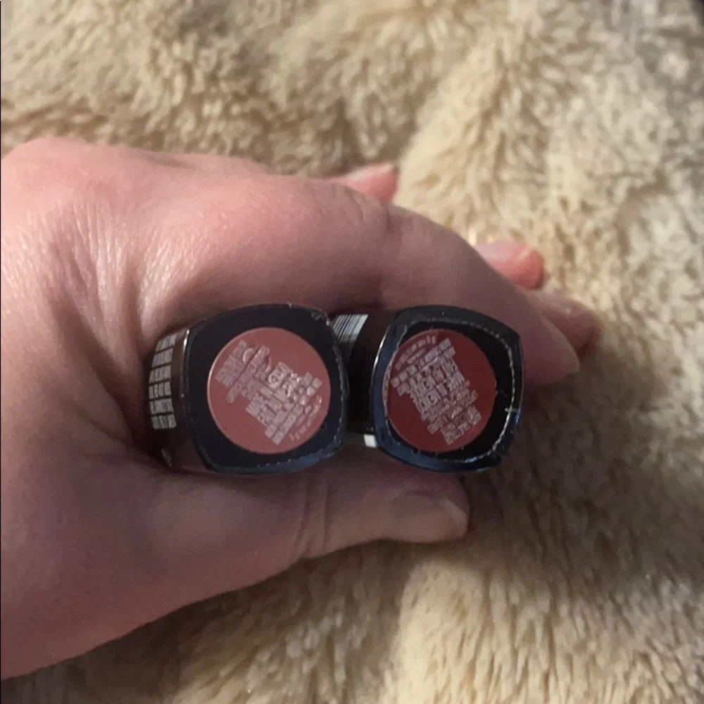 Avon 2 Perfectly Matte New Lipsticks